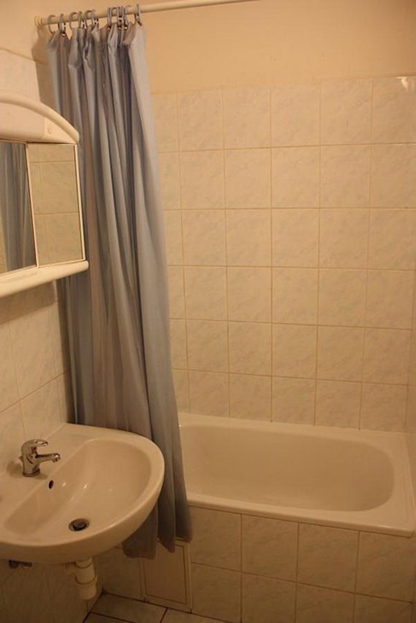 Hotel Kacerov Praha Bagian luar foto